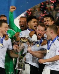  法兰克福老将发威助球队稳居前四