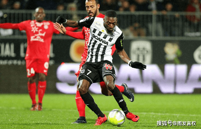  法甲黑马昂热爆冷逼平巴黎，防线表现惊艳  